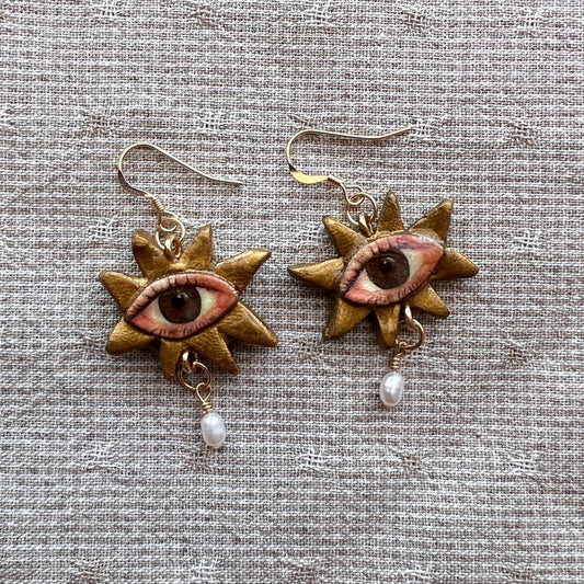 Starry Eyes Earrings - Small Pearl